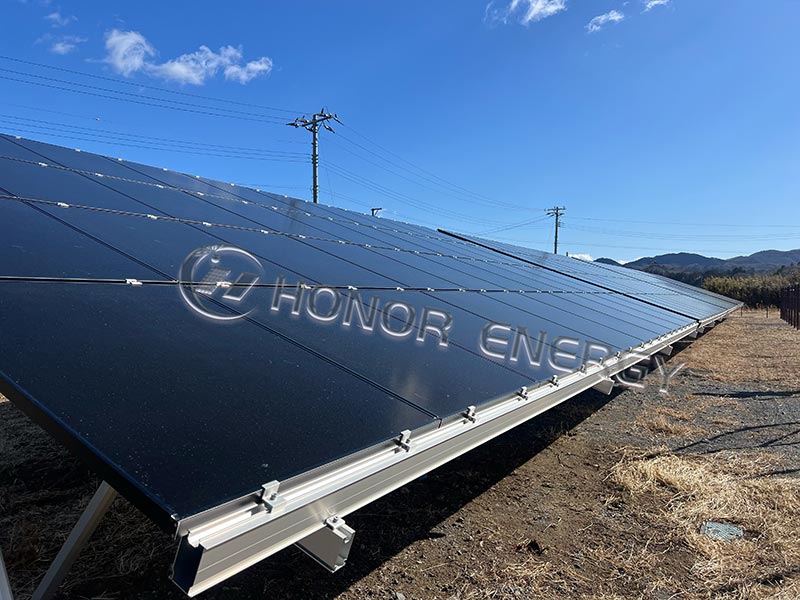 Conclusão bem-sucedida do projeto do sistema solar de montagem no solo de 700 kW em Sendai, Japão