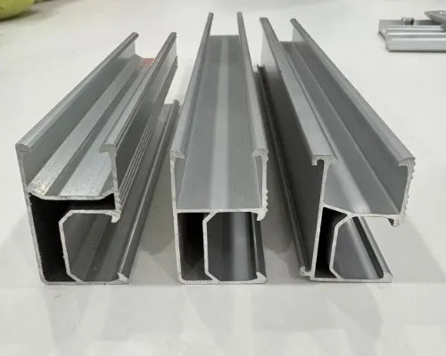 Trilhos fotovoltaicos de liga de alumínio R47
