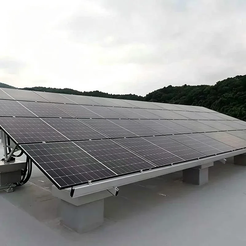 Montagem solar em telhado plano